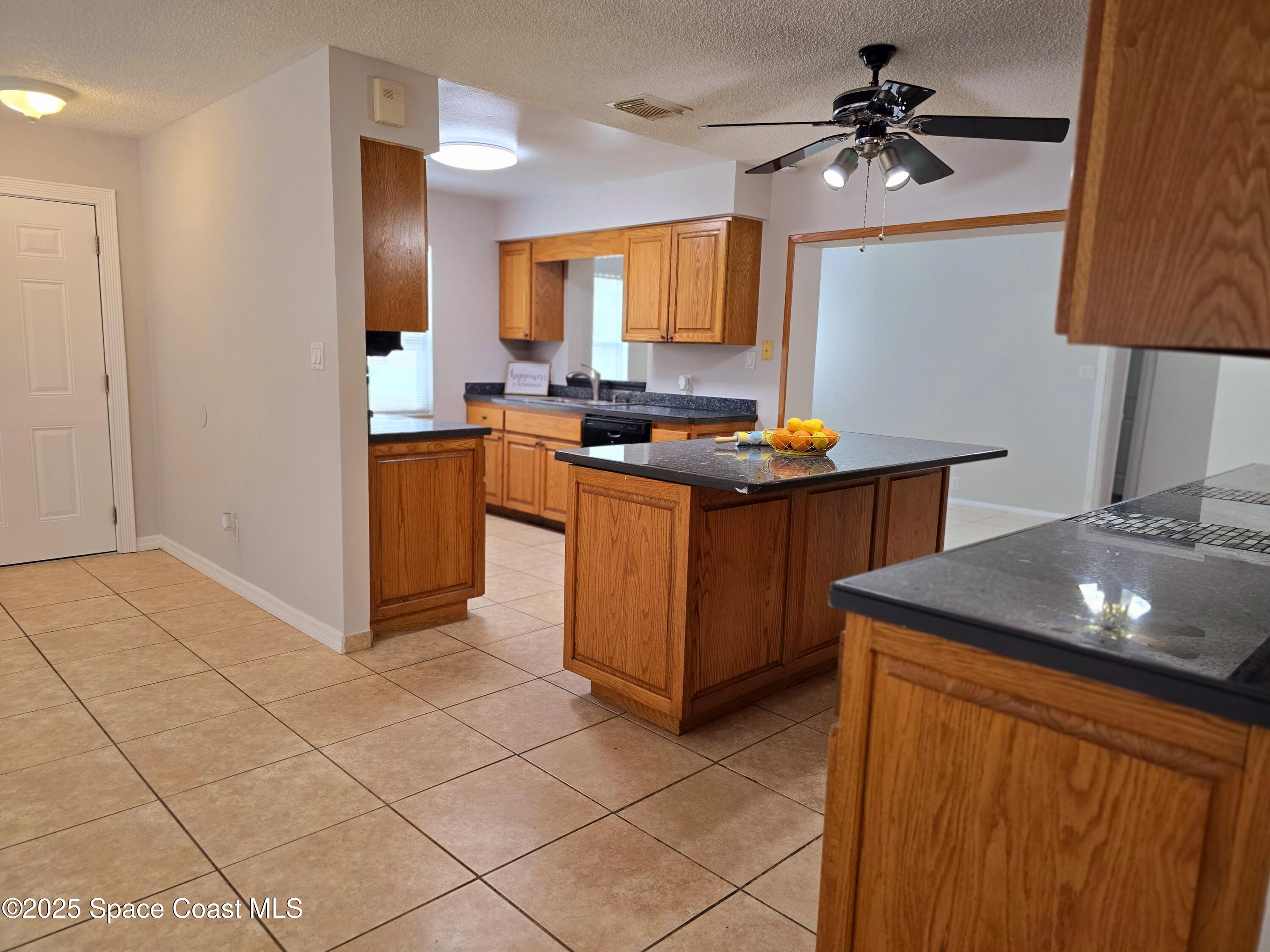 2872 Pennington Place Melbourne, FL 32935 - Photo 5 of 22 Kitchen