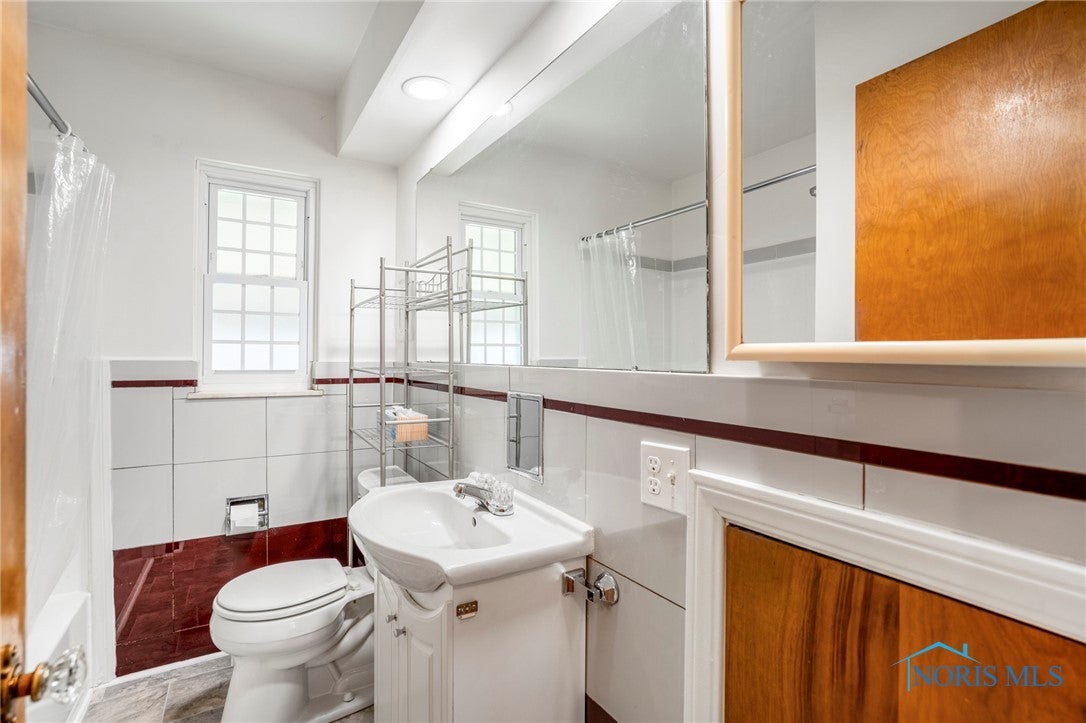 3843 Garrison Road Toledo, OH 43613 - Photo 12 of 26 Gallery Image 12