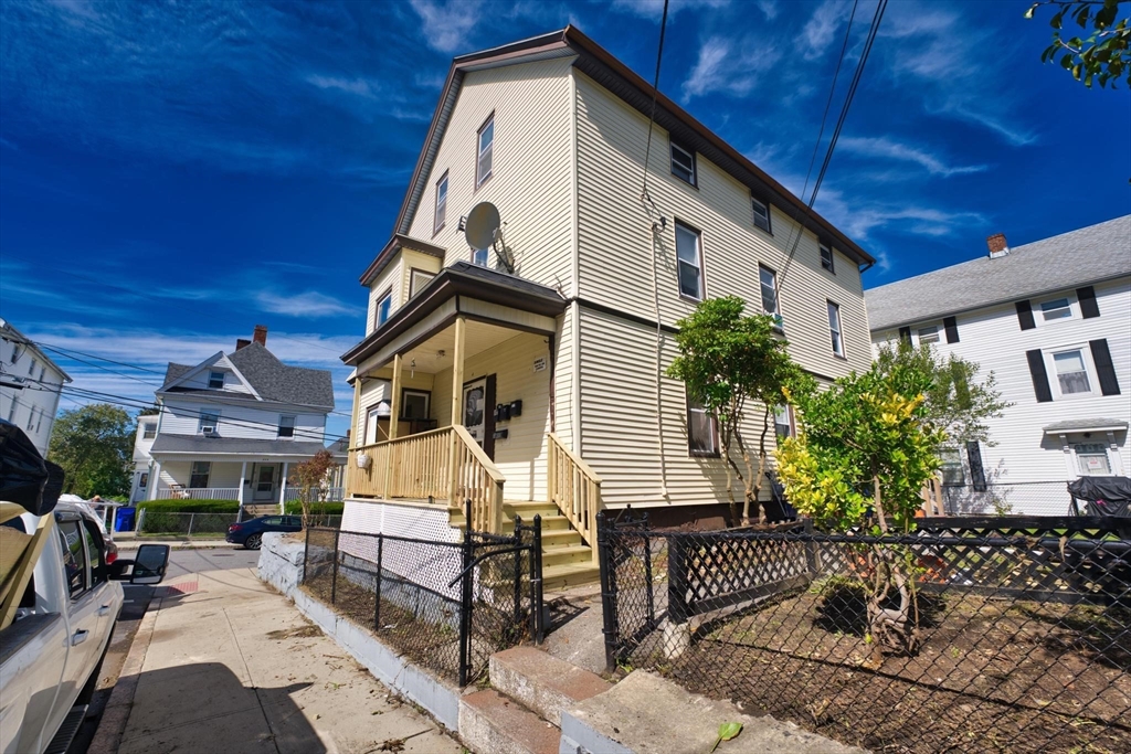 4 Oliver Street Fall River, MA 02724 - Photo 2 of 41