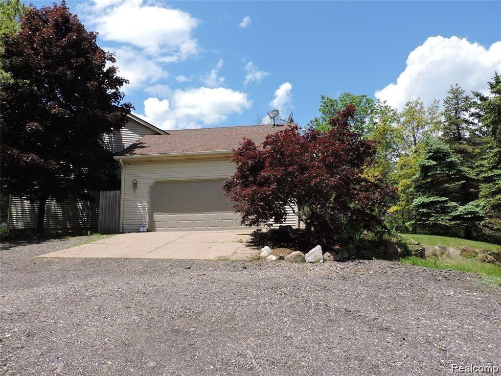 5265 Hickory Ridge Road Holly, MI 48442 - Photo 37 of 43 Attached Garage