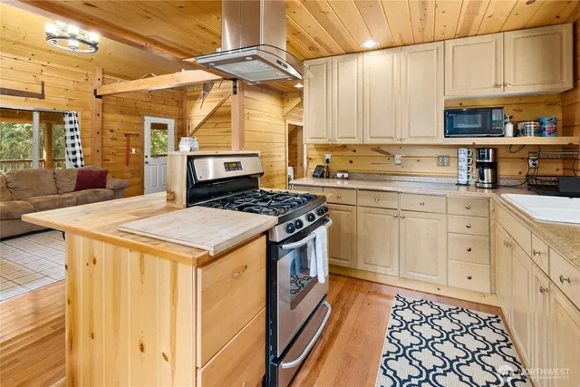 $554,950 | 131 RR Spur Road, Easton, WA 98925