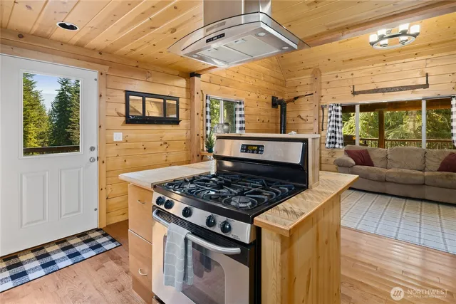 $554,950 | 131 RR Spur Road, Easton, WA 98925