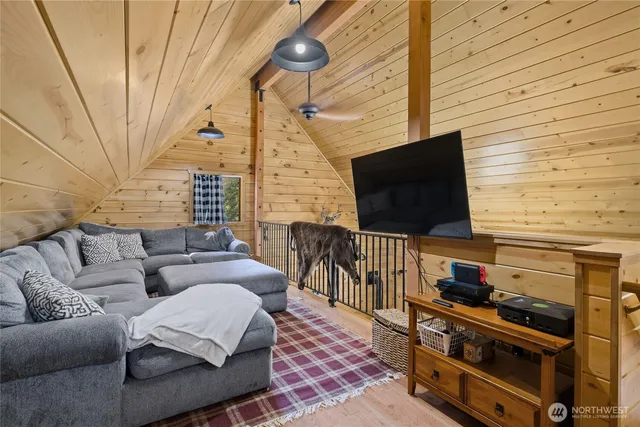 $554,950 | 131 RR Spur Road, Easton, WA 98925