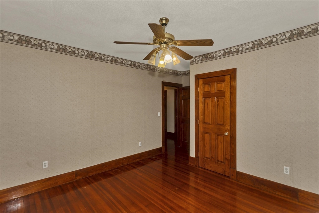 57 Lyndale Street Springfield, MA 01108 - Photo 22 of 40