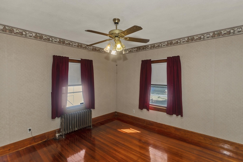 57 Lyndale Street Springfield, MA 01108 - Photo 24 of 40