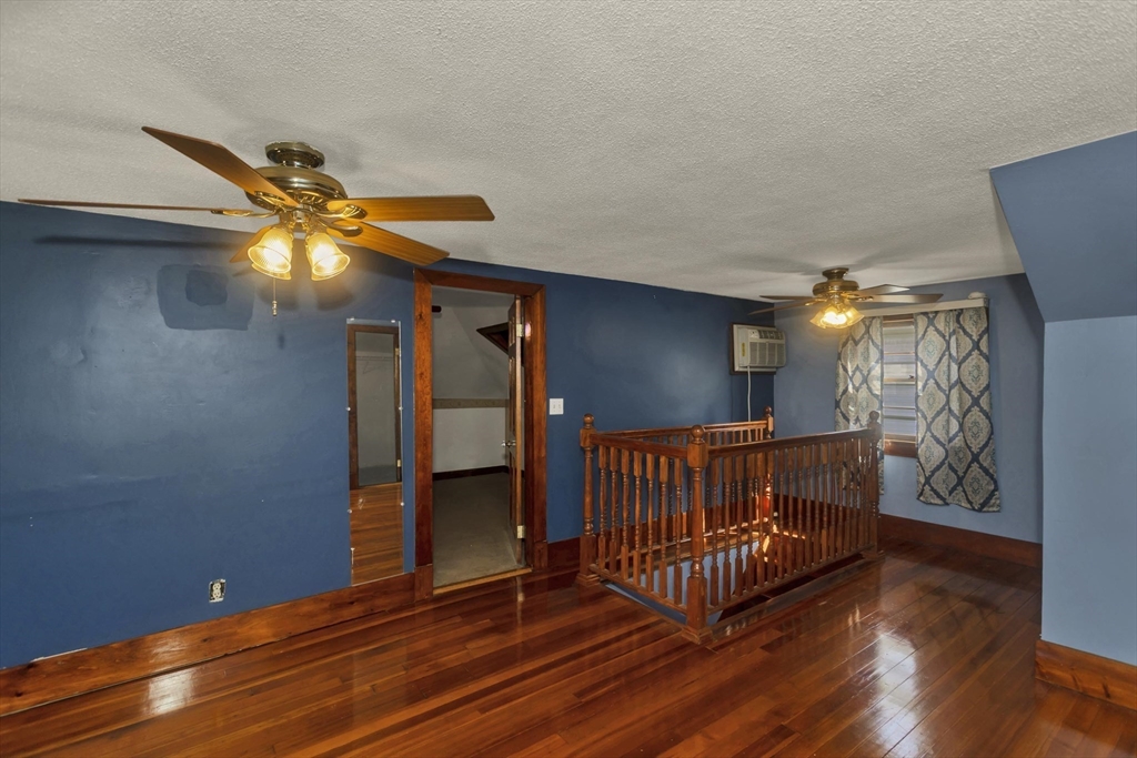 57 Lyndale Street Springfield, MA 01108 - Photo 29 of 40