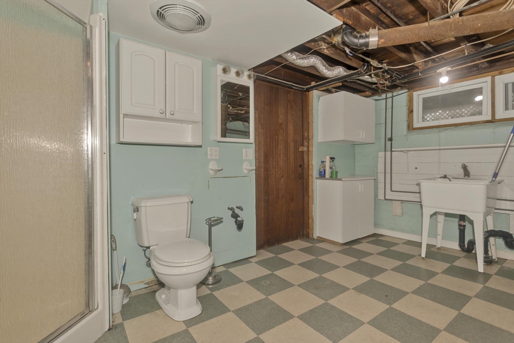 57 Lyndale Street Springfield, MA 01108 - Photo 36 of 40