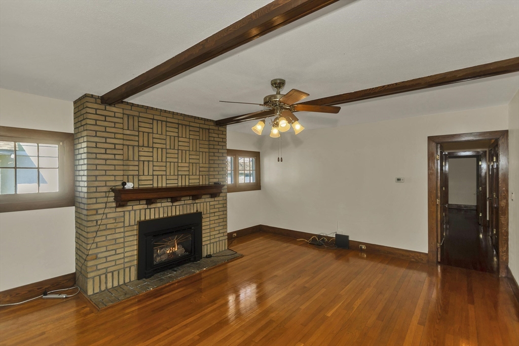 57 Lyndale Street Springfield, MA 01108 - Photo 4 of 40