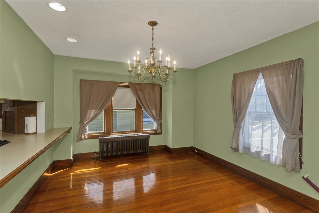 57 Lyndale Street Springfield, MA 01108 - Photo 10 of 40