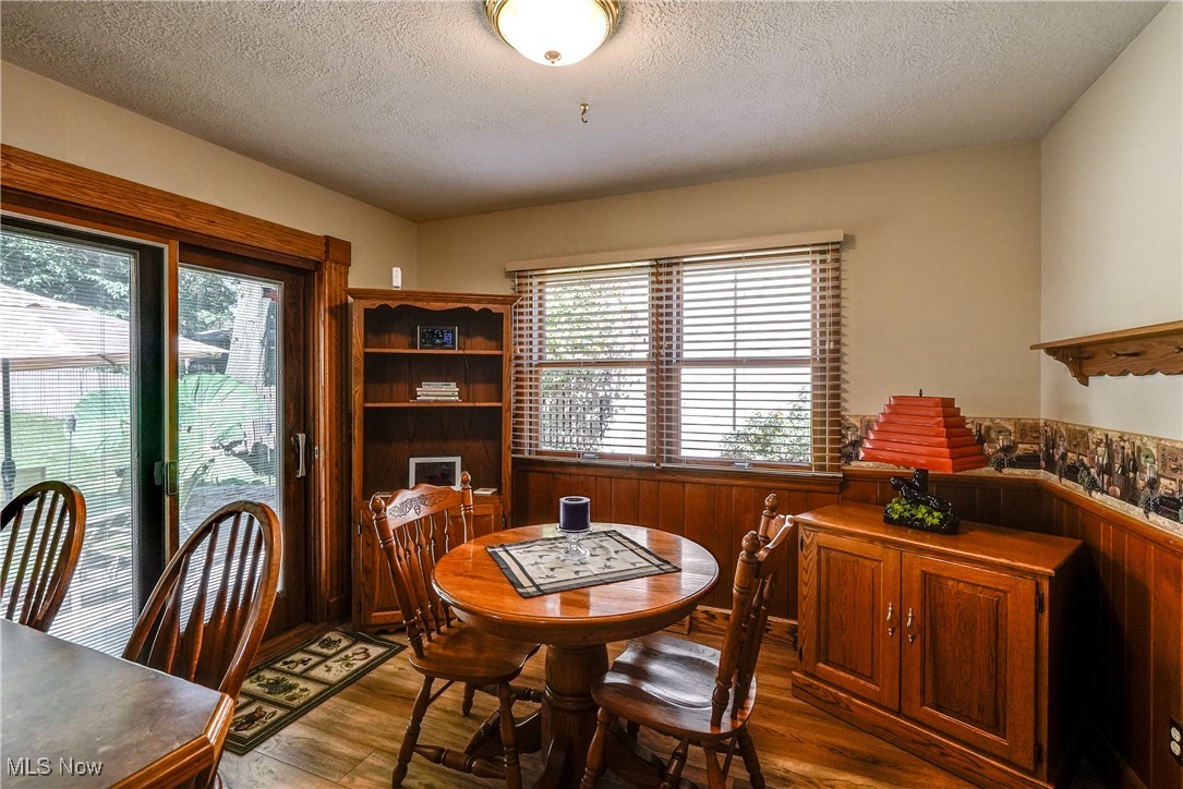 330 Ormsby Road Akron, OH 44333 - Photo 15 of 29 Dining/eating area off kitchen