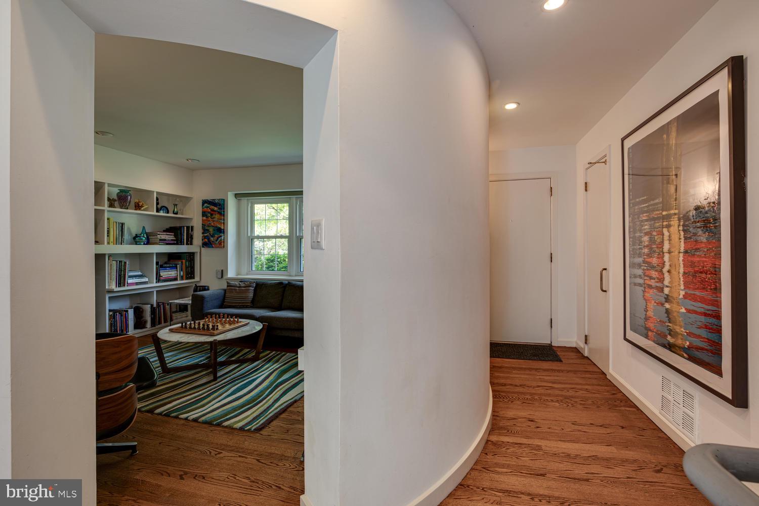 267 Riverside Drive Princeton, NJ 08540 - Photo 3 of 42 Foyer