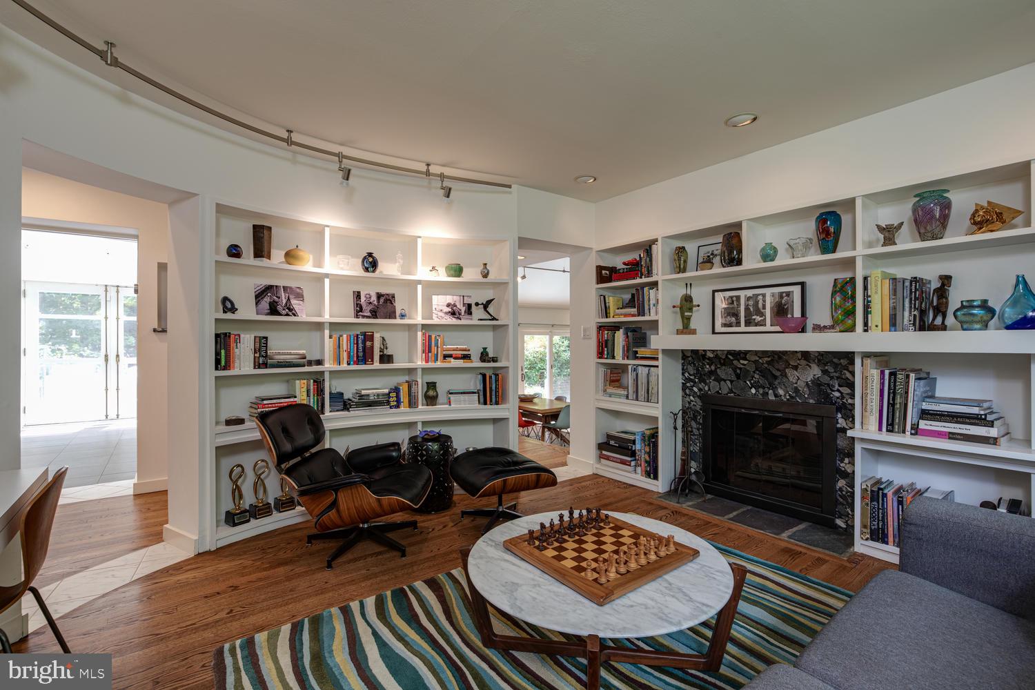 267 Riverside Drive Princeton, NJ 08540 - Photo 7 of 42 Living Room
