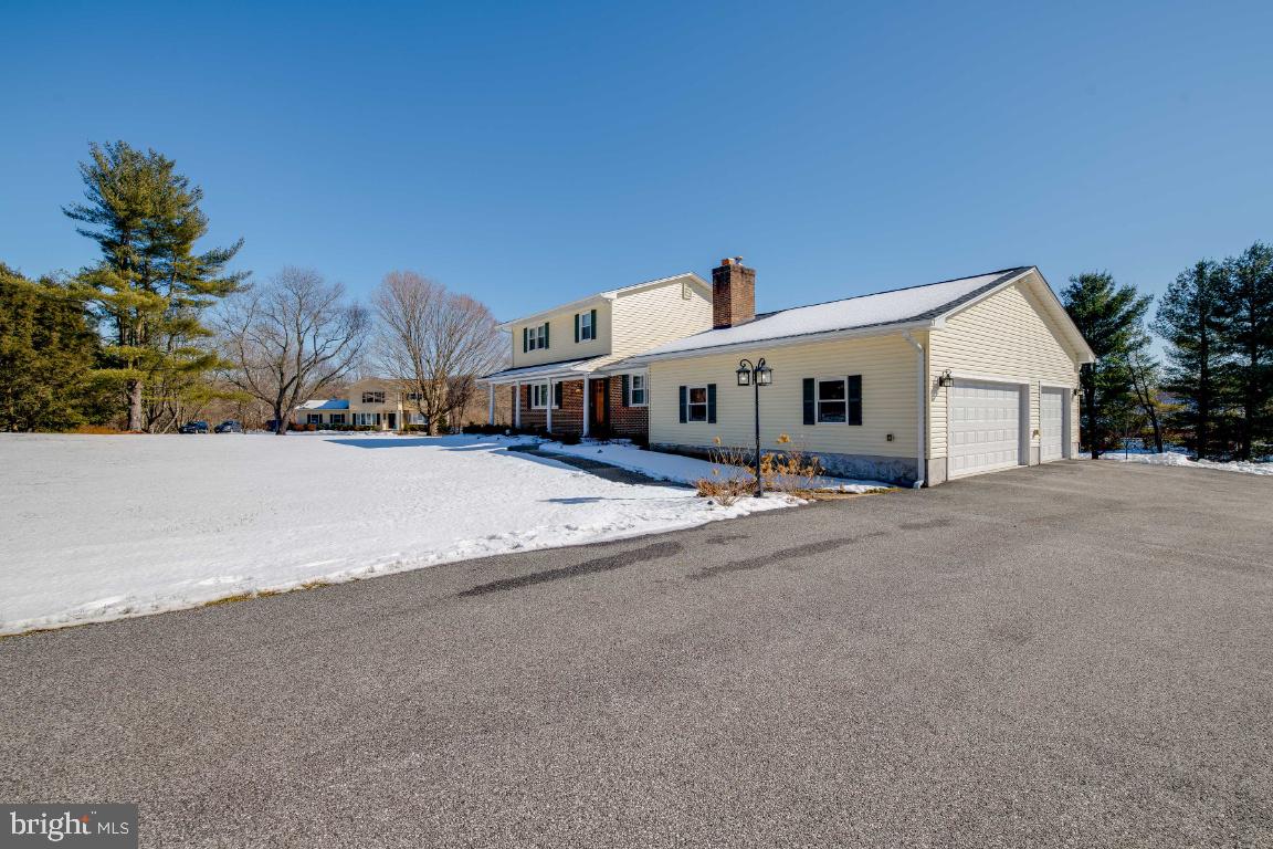 16135 York Road Sparks, MD 21152 - Photo 3 of 58 Private Setting