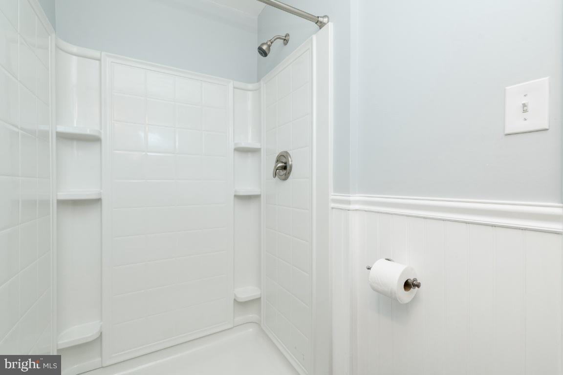 16135 York Road Sparks, MD 21152 - Photo 23 of 58 Primary Bath