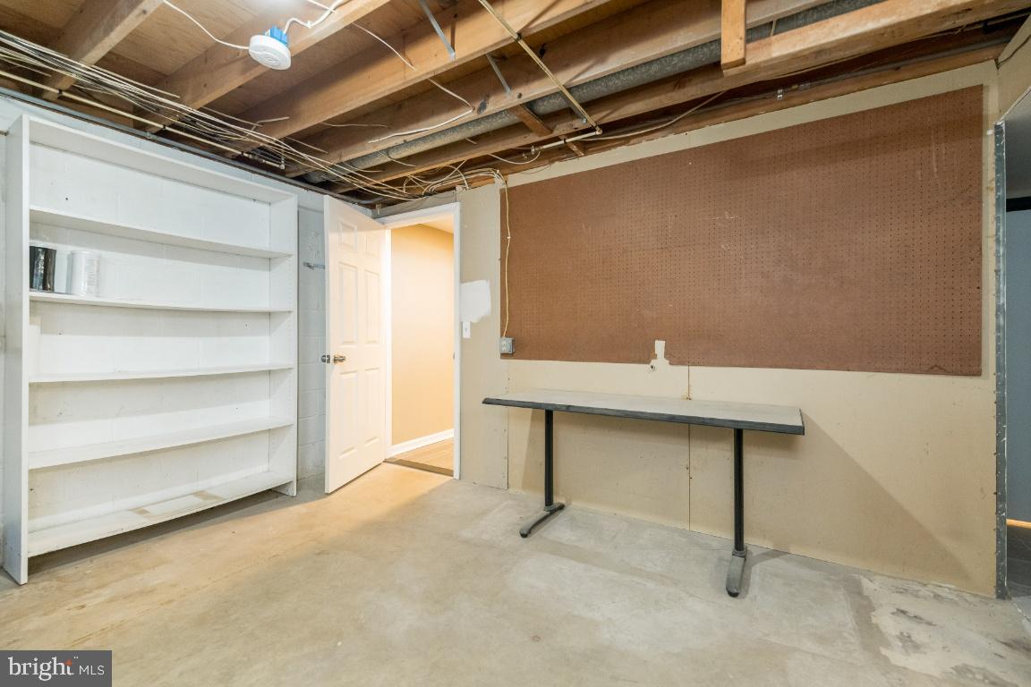 16135 York Road Sparks, MD 21152 - Photo 45 of 58 LL Storage Area