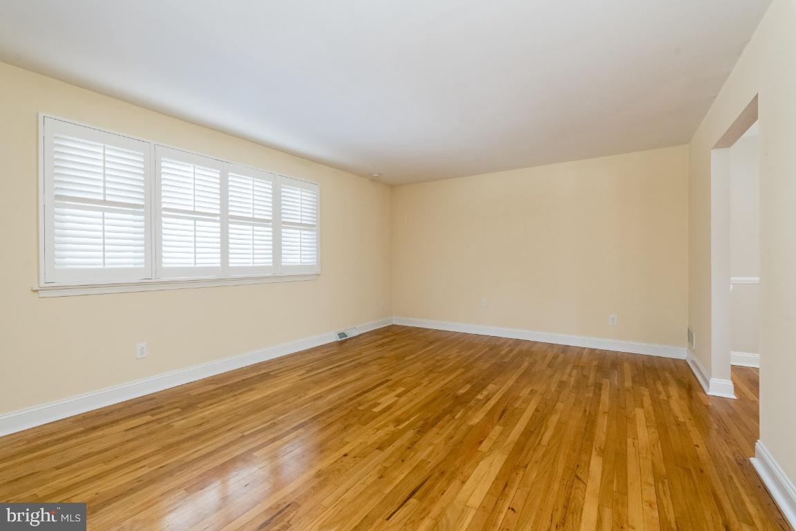 16135 York Road Sparks, MD 21152 - Photo 7 of 58 LR....Gorgeous Hardwood, Shutters