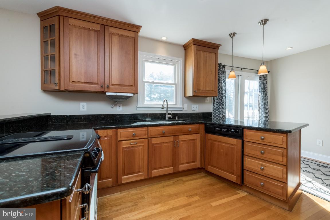 16135 York Road Sparks, MD 21152 - Photo 8 of 58 Cherry Cabinetry & Granite