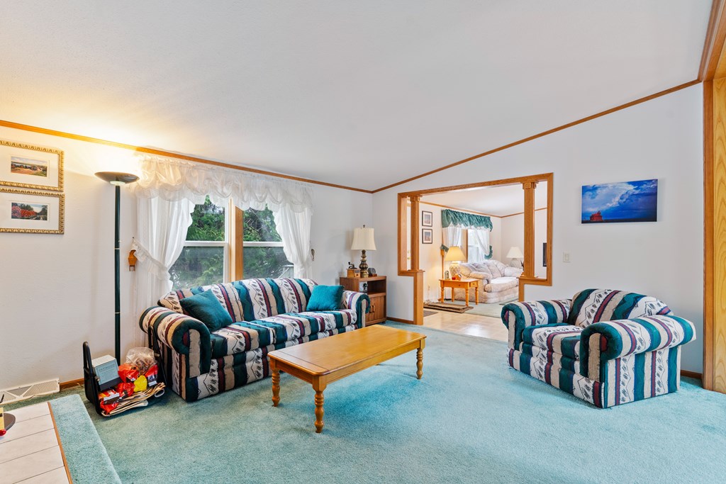 4790 Forest Road Sturgeon Bay, WI 54235 - Photo 11 of 48 family room