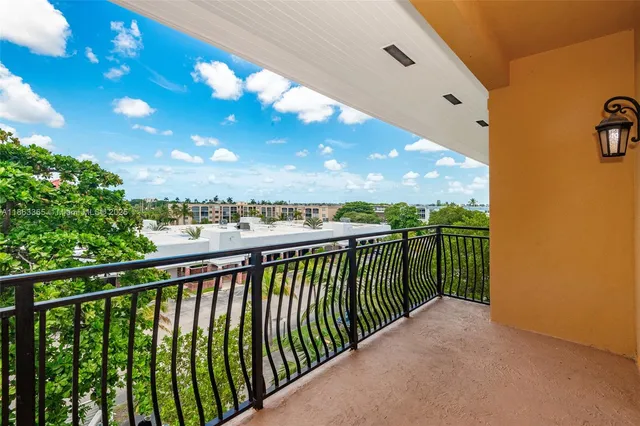 $420,000 | 555 East Dania Beach Boulevard, Unit 9, Dania Beach, FL 33004