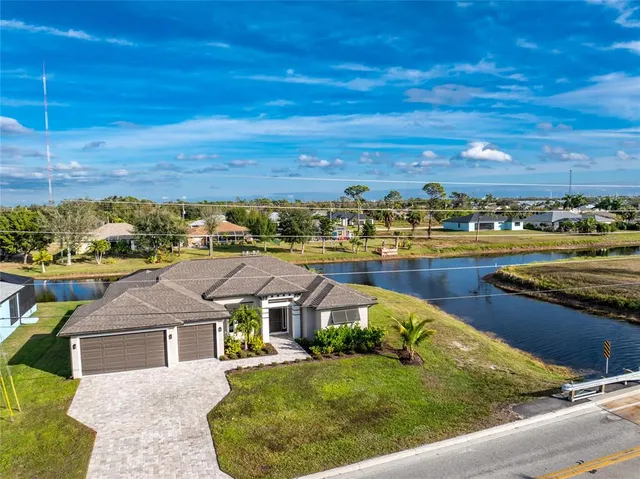 $600,000 | 855 Rotonda Circle, Rotonda West, FL 33947