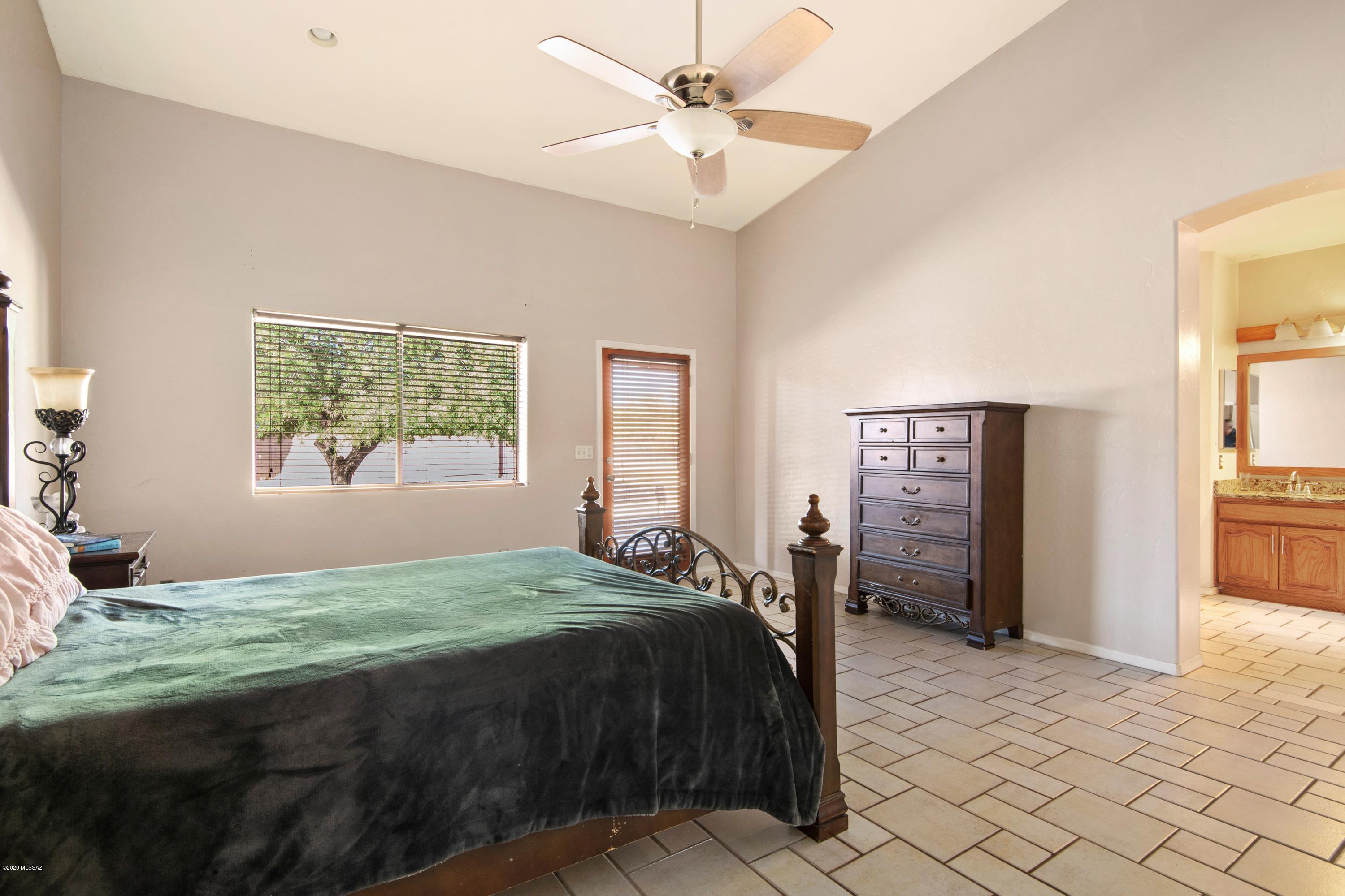 4987 Cat Mountain Road Tucson, AZ 85757 - Photo 13 of 30 Gallery Image 13