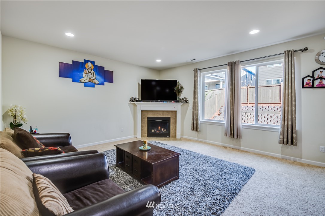 17814 Southeast 189th Street Renton, WA 98058 - Photo 5 of 31 Gallery Image 5