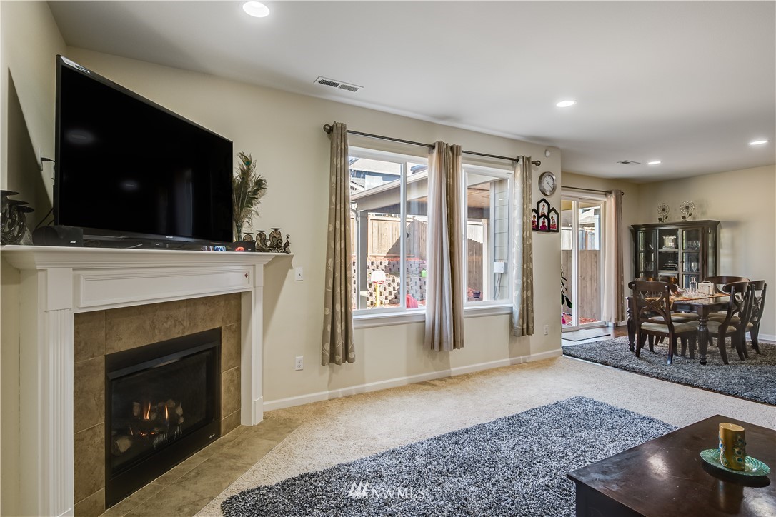 17814 Southeast 189th Street Renton, WA 98058 - Photo 6 of 31 Gallery Image 6