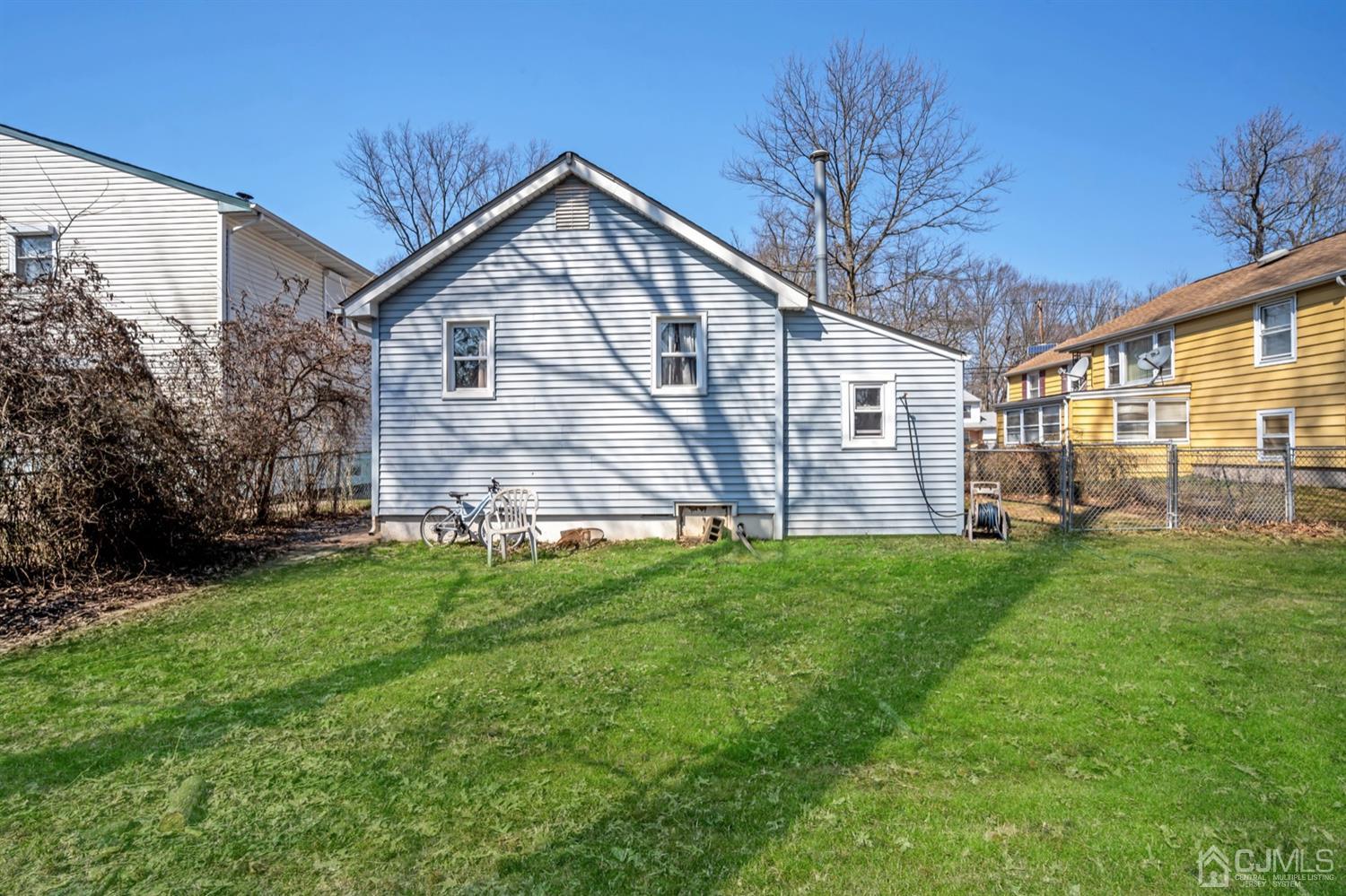 1624 Holly Road North Brunswick, NJ 08902 - Photo 18 of 20 Gallery Image 18