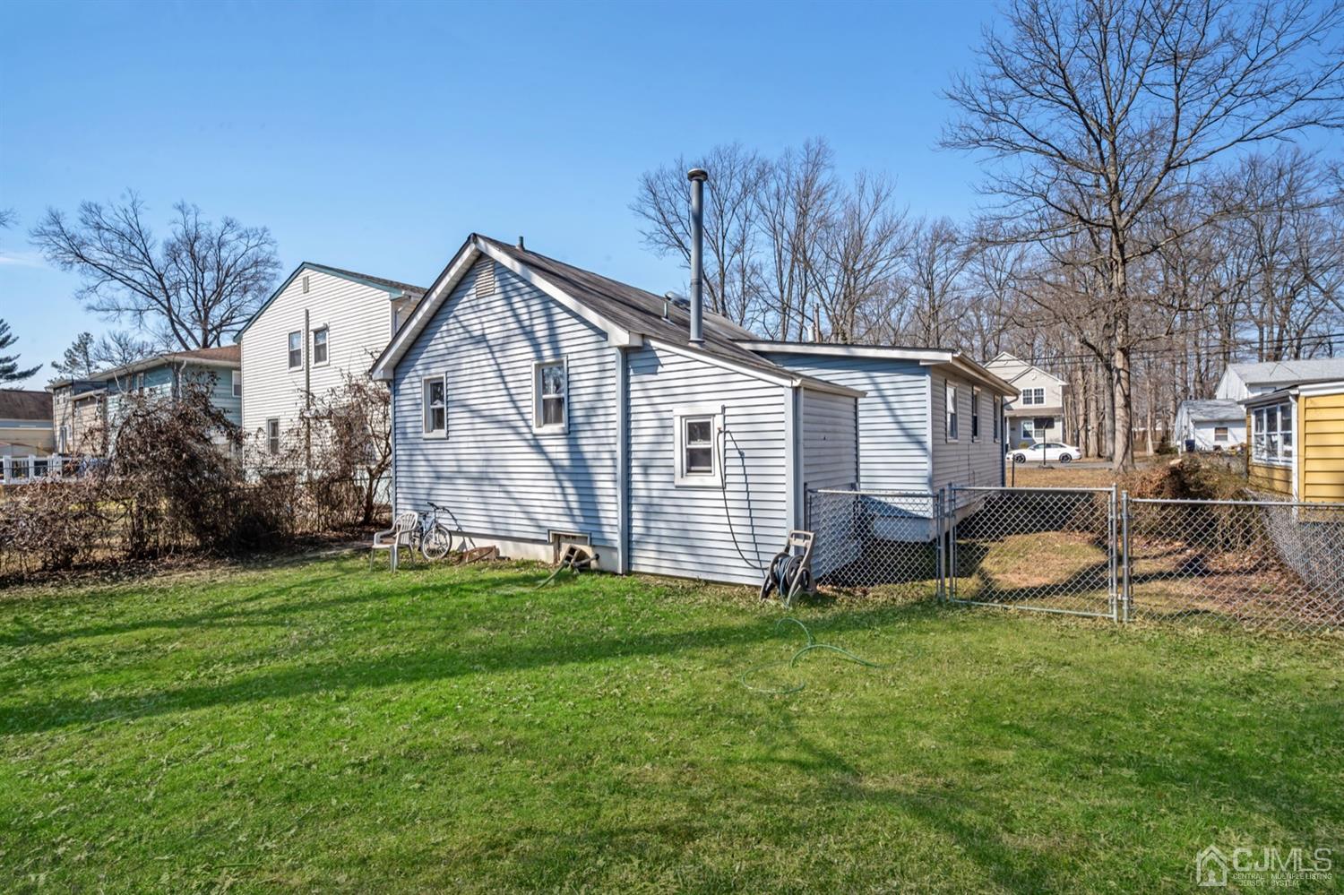 1624 Holly Road North Brunswick, NJ 08902 - Photo 19 of 20 Gallery Image 19