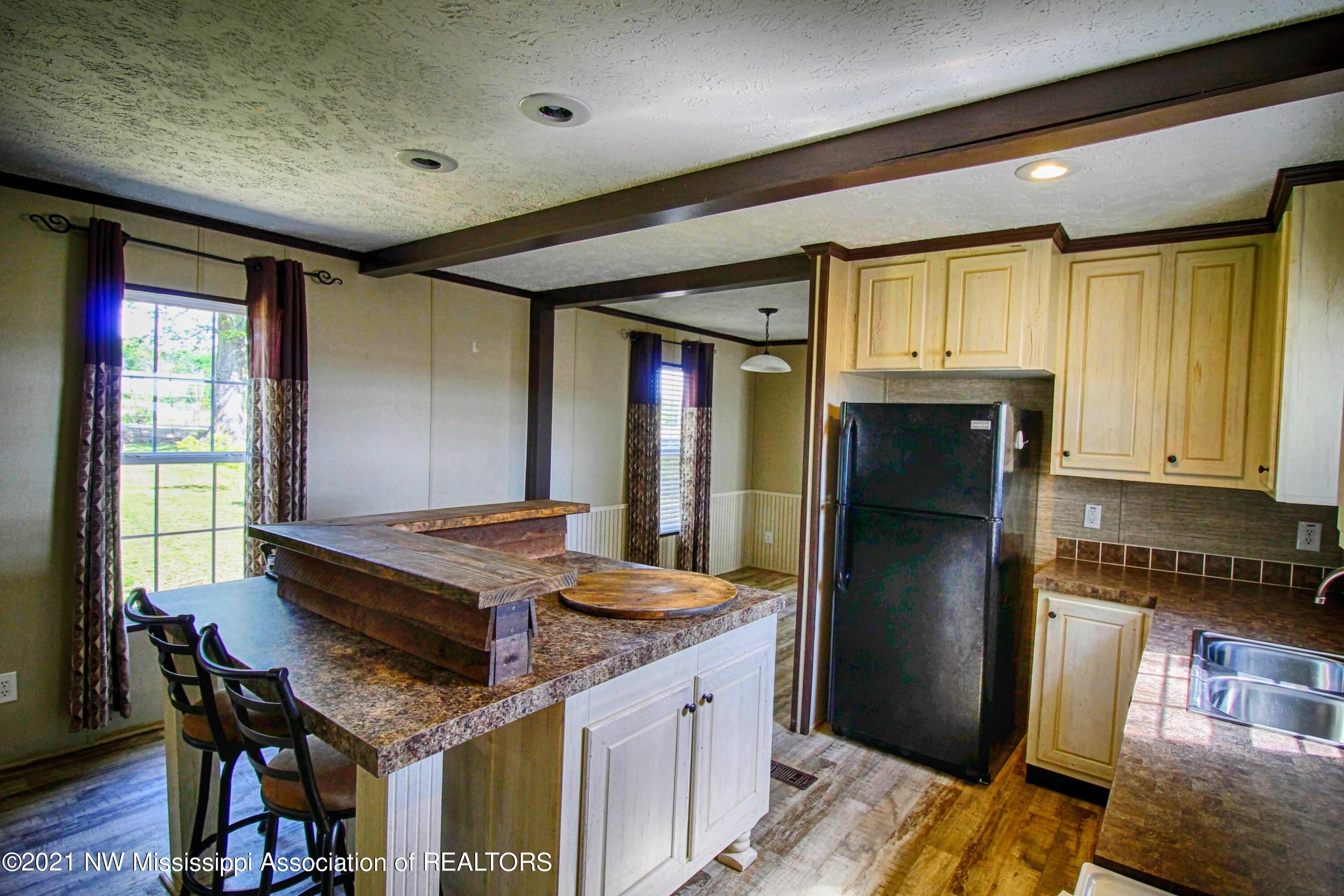 7090 Dubbs Road Dundee, MS 38626 - Photo 8 of 17 Kitchen
