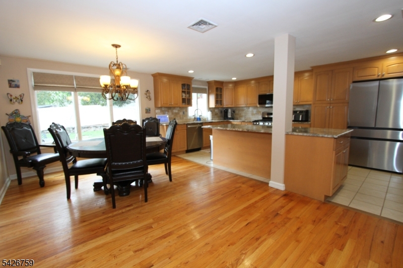 7 Stuart Street Waldwick, NJ 07463 - Photo 6 of 49