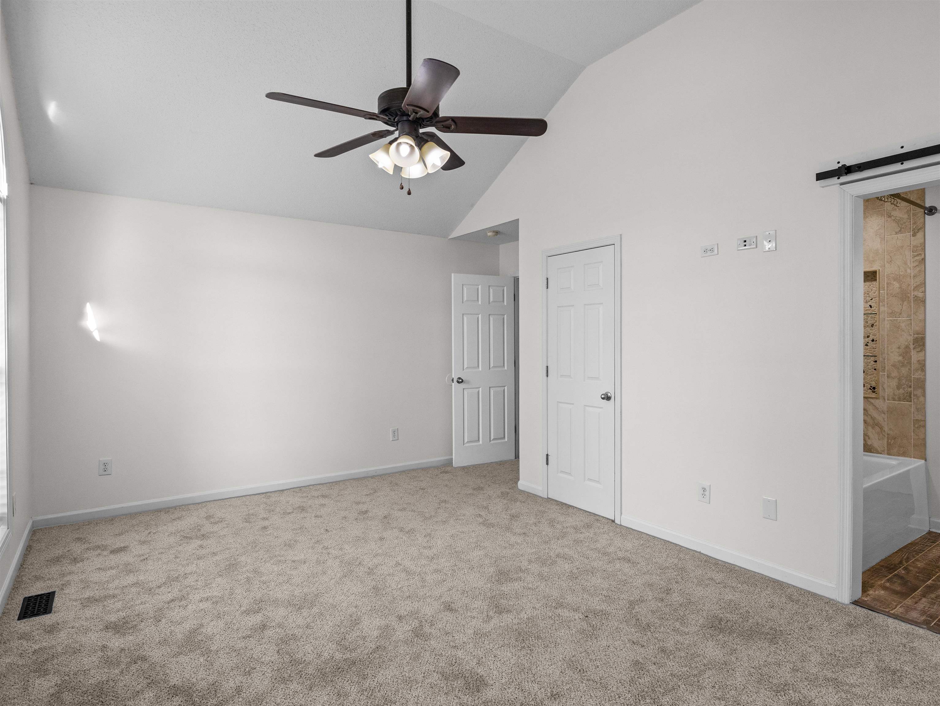 1013 Gibbs Road Wellford, SC 29385 - Photo 17 of 33 Gallery Image 17