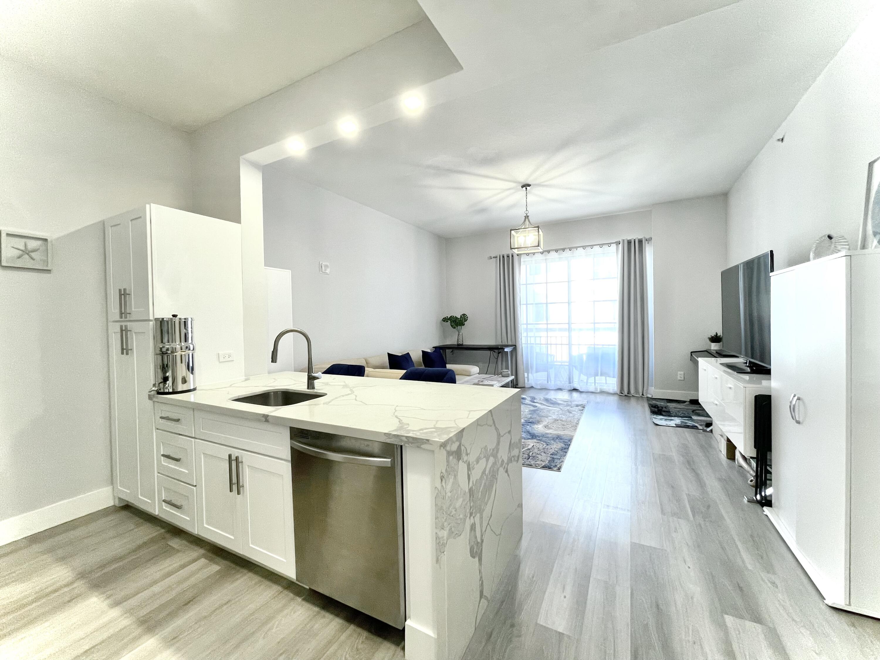 233 South Federal Highway, Unit LPH12 Boca Raton, FL 33432 - Photo 2 of 23 IMG-4669