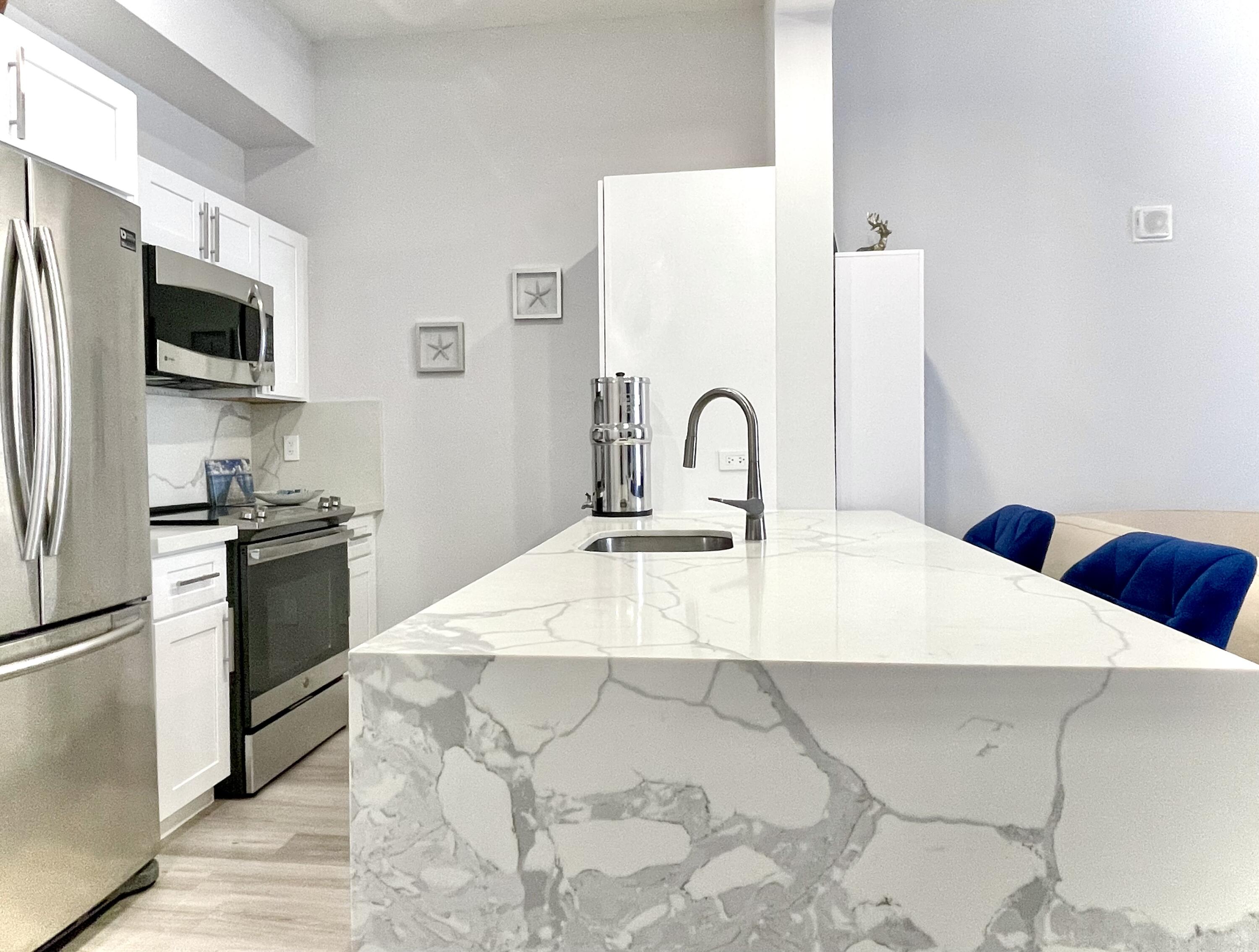 233 South Federal Highway, Unit LPH12 Boca Raton, FL 33432 - Photo 4 of 23 IMG-4673