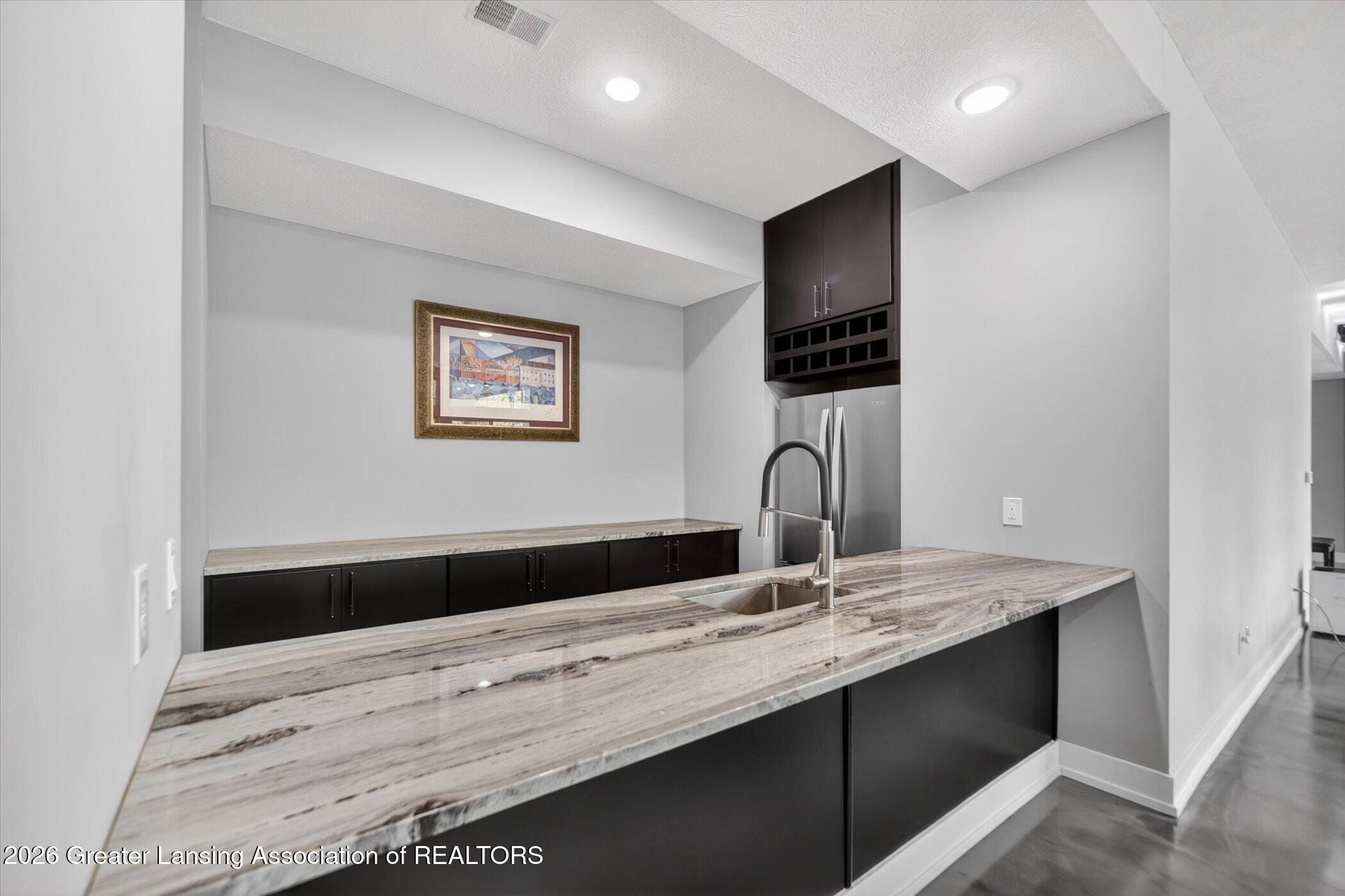 4270 Shadow Ridge Okemos, MI 48864 - Photo 43 of 61 Kitchenette/Wet Bar