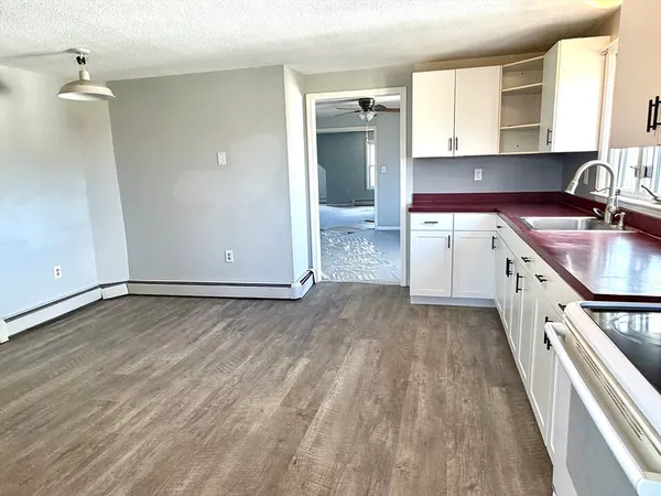 $1,800 | 17 Park Avenue, Unit 3, Whitman, MA 02382