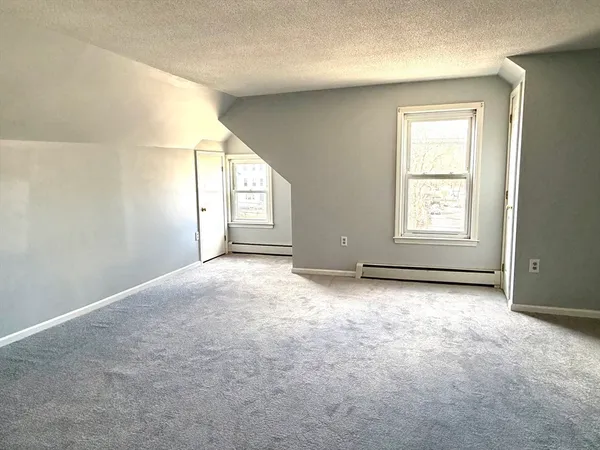 $1,800 | 17 Park Avenue, Unit 3, Whitman, MA 02382