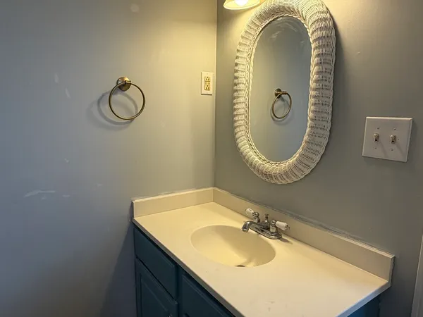 $1,800 | 17 Park Avenue, Unit 3, Whitman, MA 02382