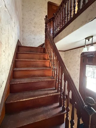 $1,800 | 17 Park Avenue, Unit 3, Whitman, MA 02382