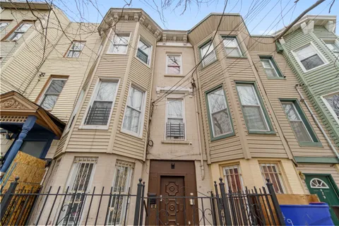$849,000 | 477 Mercer Street, Jersey City, NJ 07306