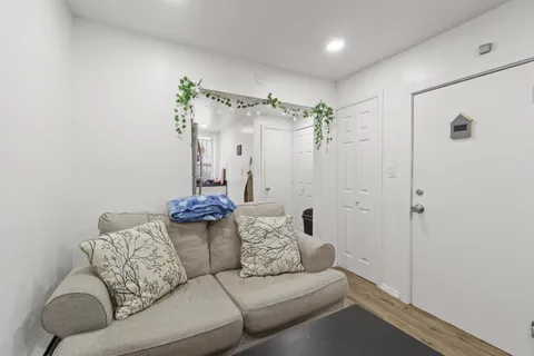 $849,000 | 477 Mercer Street, Jersey City, NJ 07306