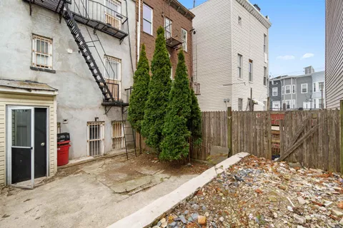$849,000 | 477 Mercer Street, Jersey City, NJ 07306