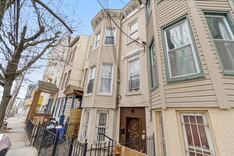 $849,000 | 477 Mercer Street, Jersey City, NJ 07306