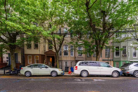 $849,000 | 477 Mercer Street, Jersey City, NJ 07306