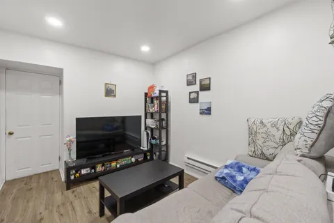 $849,000 | 477 Mercer Street, Jersey City, NJ 07306