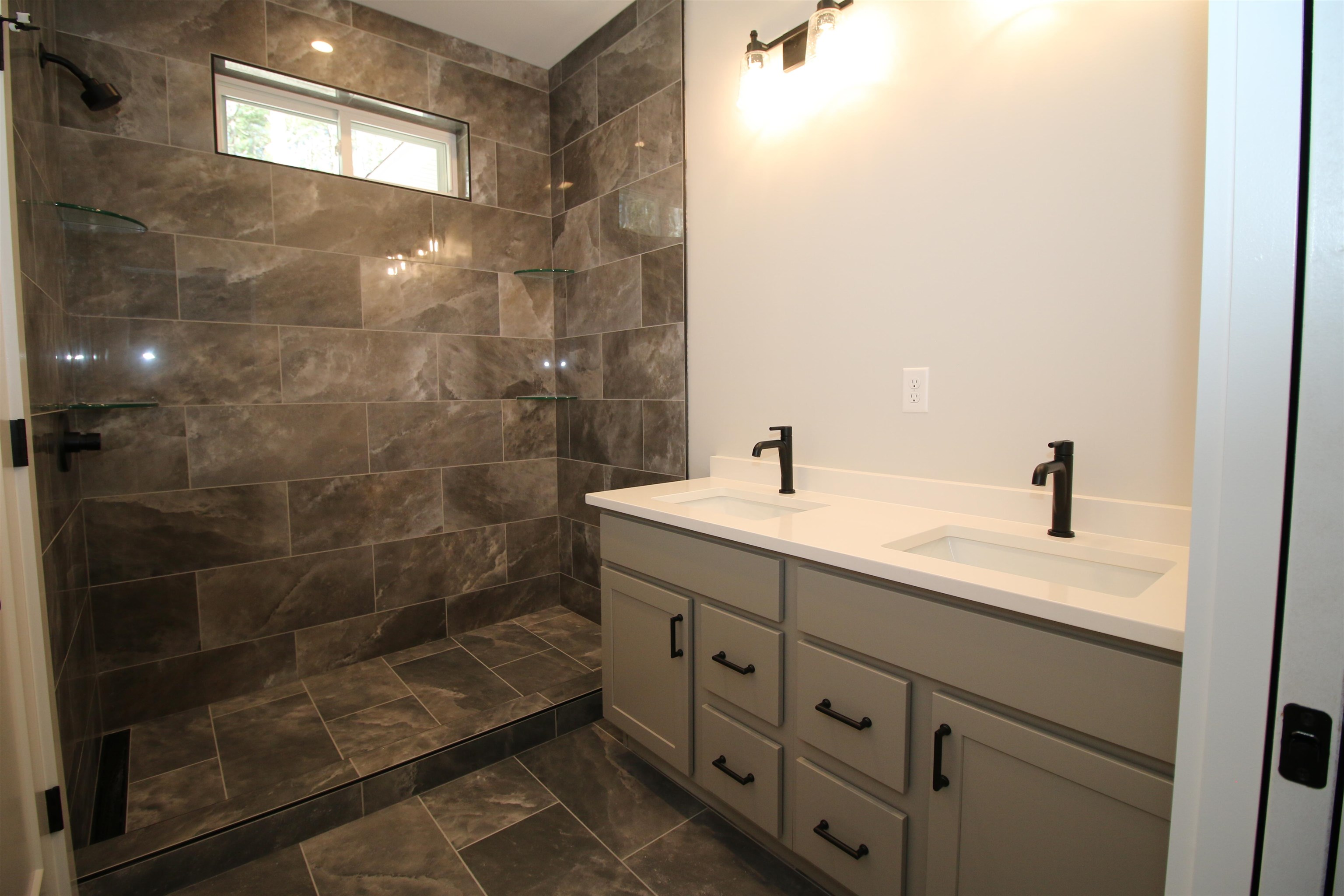 21 Ruonala Road, Unit 52931 Milford, NH 03055 - Photo 25 of 33