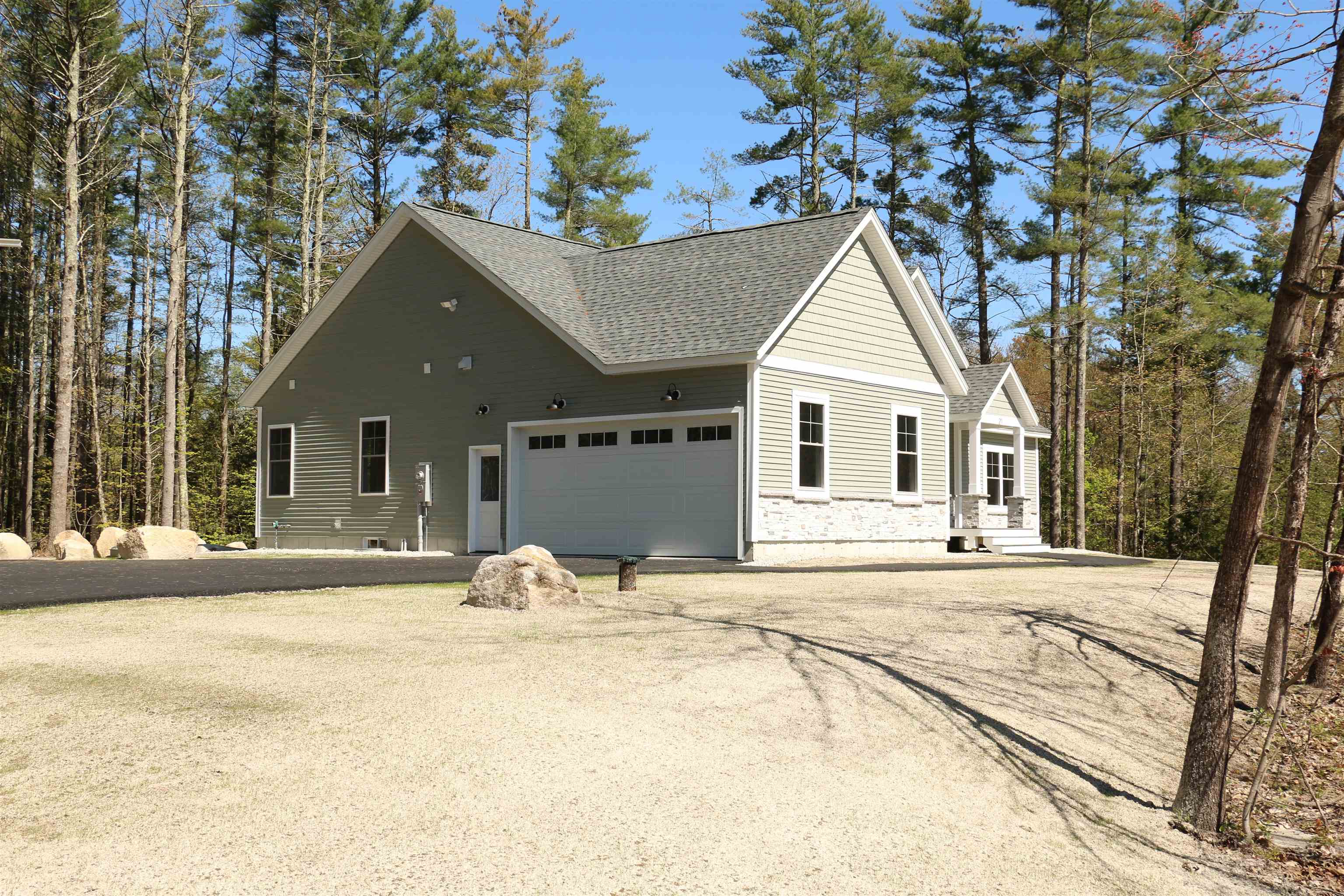 21 Ruonala Road, Unit 52931 Milford, NH 03055 - Photo 3 of 33