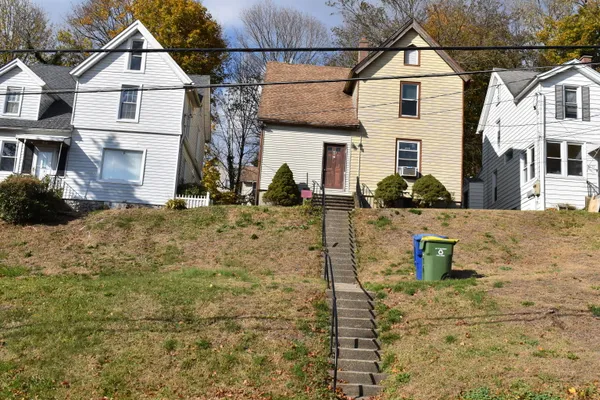 $189,000 | 69 Easton Avenue, Waterbury, CT 06704