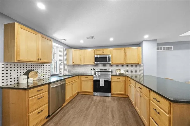 $195,000 | 933 Ohio Avenue, Kansas City, KS 66101