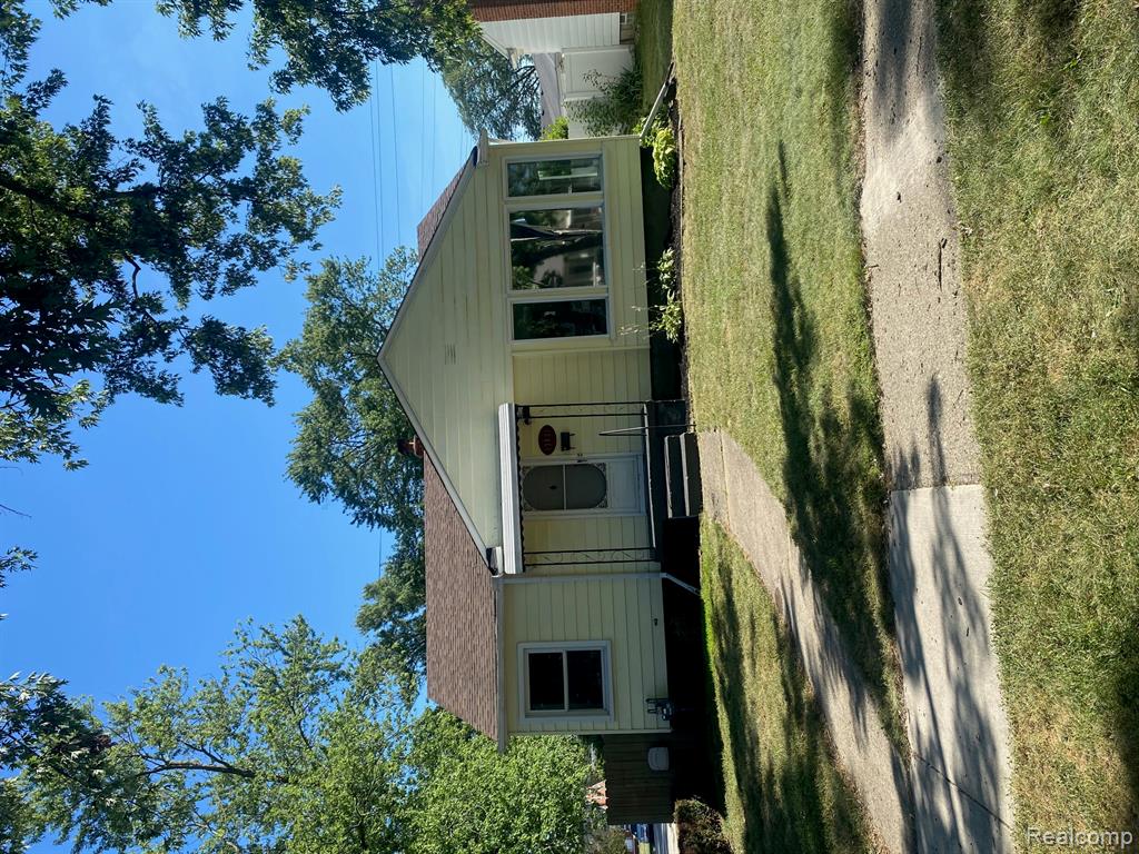 13631 Rosedale Street Southgate, MI 48195 - Photo 1 of 19